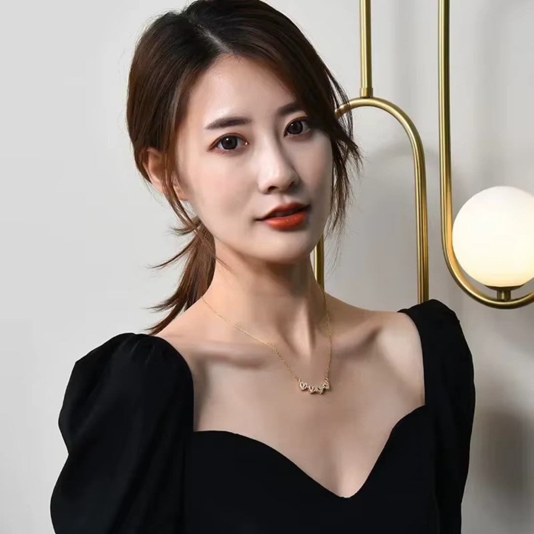 Retro Magnetic Folding Heart Shaped Four Leaf Clover Pendant Necklace Women Love Clavicle Chain Gifts Openable Choker Jewelry